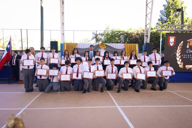 ESCUELA LAGUNA AVENDAÑO REALIZÓ LICENCIATURA DE 8° BÁSICO