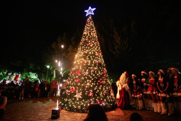 RODADA FAMILIAR ENCENDIÓ LA NAVIDAD EN QUILLÓN