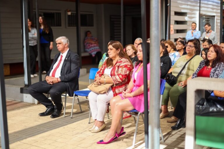 QUILLÓN DA INICIO A LA TEMPORADA ESTIVAL CON LA FERIA DE LA PLAZA Y EL MERCADO CAMPESINO
