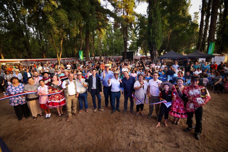 GRAN INAUGURACIÓN MARCÓ LA PRIMERA NOCHE DE LA FERIA AGROTURÍSTICA QUILLÓN 2026