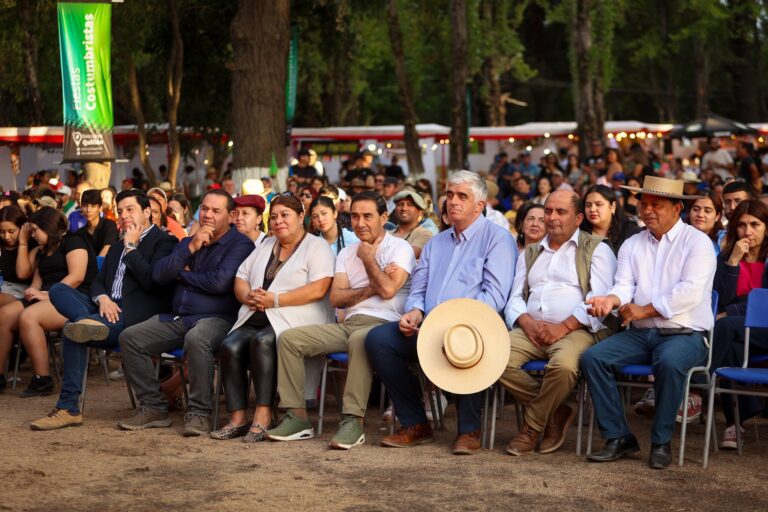 GRAN INAUGURACIÓN MARCÓ LA PRIMERA NOCHE DE LA FERIA AGROTURÍSTICA QUILLÓN 2026