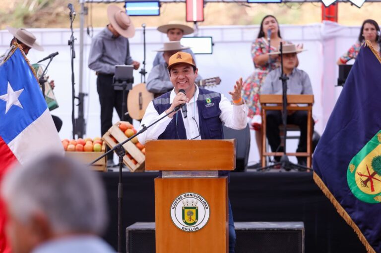 QUILLÓN VIVE UNA NUEVA VERSIÓN DE LA FIESTA DEL TOMATE