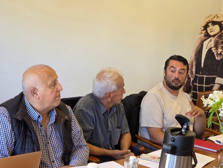 COORDINAMOS TRABAJO CONJUNTO JUNTO A LA ASOCIACIÓN DE MUNICIPALIDADES LAJA-DIGUILLÍN