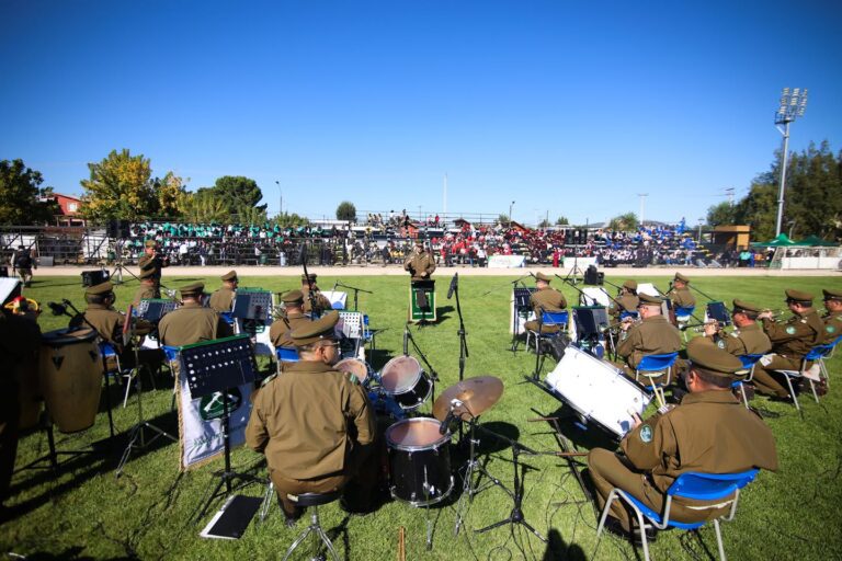 COMPARTIMOS UNA GRAN JORNADA JUNTO A LA BANDA DE CARABINEROS Y SU EXHIBICIÓN CANINA