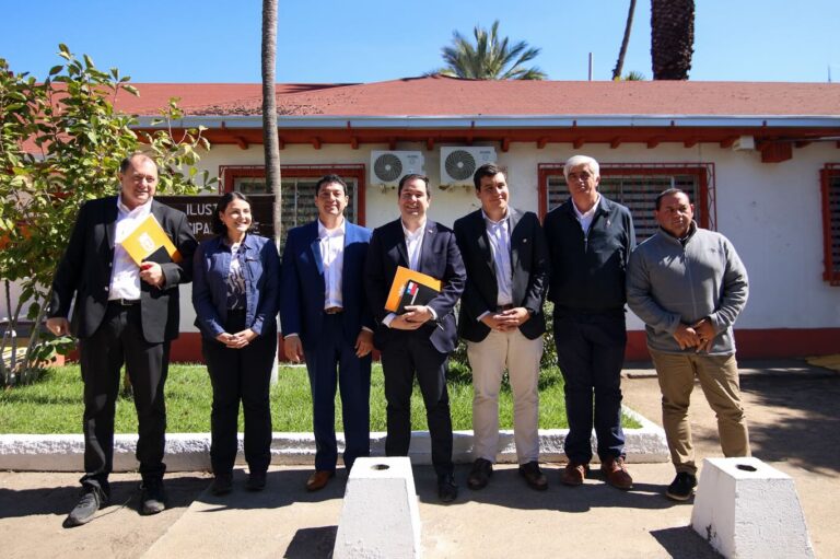 Alcalde de Quillón y Ministro de Vivienda priorizan proyectos habitacionales y urbanos