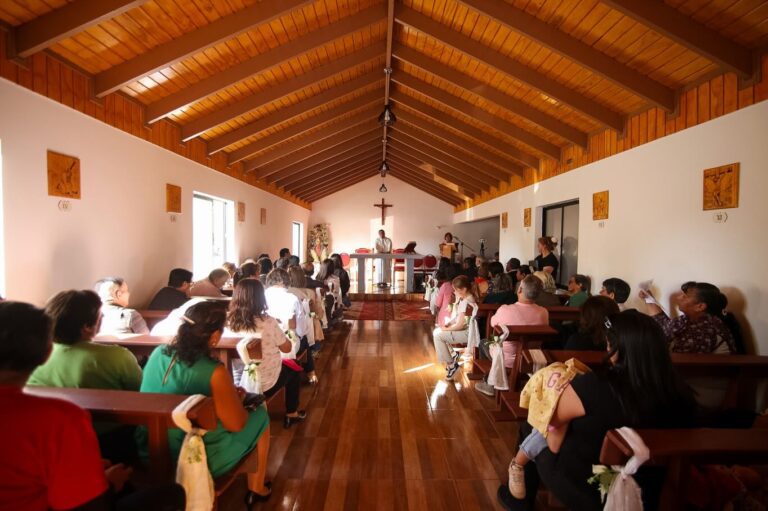 COMUNIDAD DE EL MAITÉN CELEBRA LA CONSAGRACIÓN DE SU CAPILLA TRAS AÑOS DE ESPERA