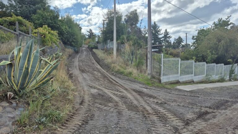 SEGUIMOS TRABAJANDO CON EL PLAN DE INVIERNO PARA MEJORAR CAMINOS EN VILLA LAS MERCEDES Y SUS ALREDEDORES