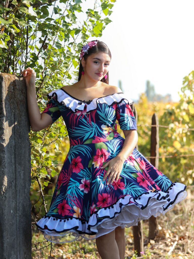 THIARE CARVAJAL ZAPATA, CANDIDATA REINA DE LA VENDIMIA QUILLÓN 2026