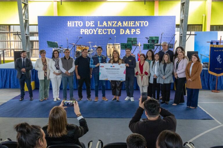LANZAMIENTO DE APOYO PSICOSOCIAL PARA COMUNIDADES EDUCATIVAS DE QUILLÓN