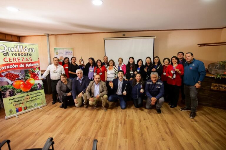 NUESTROS AGRICULTORES PRESENTAN CHERRY ICE, LICOR DE CEREZA PALOMA