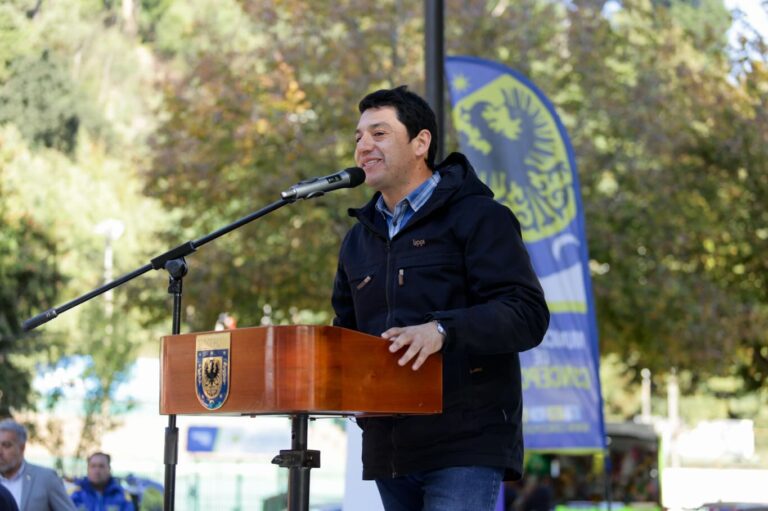 ALCALDE DE QUILLÓN Y CONCEPCIÓN FIRMAN CONVENIO PARA FORTALECER EL TURISMO Y EL EMPRENDIMIENTO LOCAL