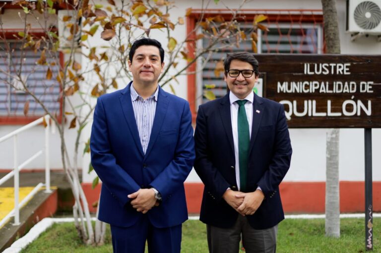 JUNTO AL SEREMI ALAN IBÁÑEZ GARCÍA COMPARTIMOS CON EQUIPOS Y PERSONAS MAYORES DE NUESTRA COMUNA