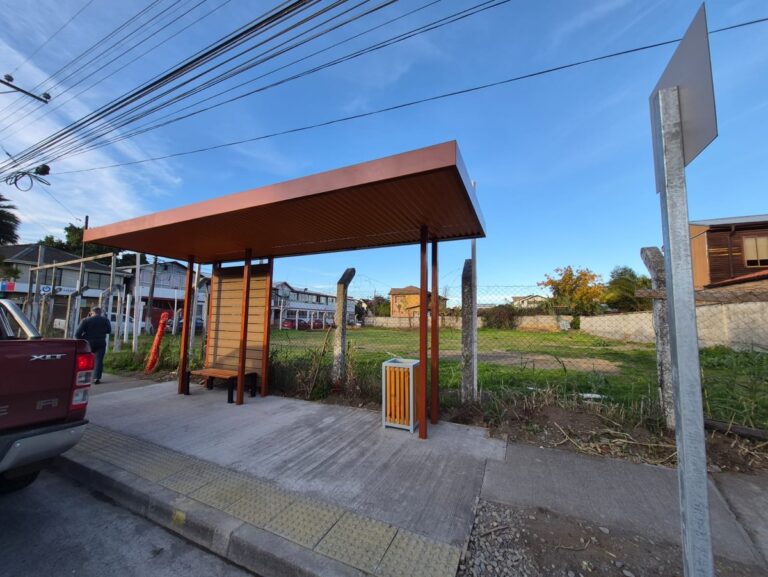 NUEVOS REFUGIOS PEATONALES YA SON PARTE DE QUILLÓN