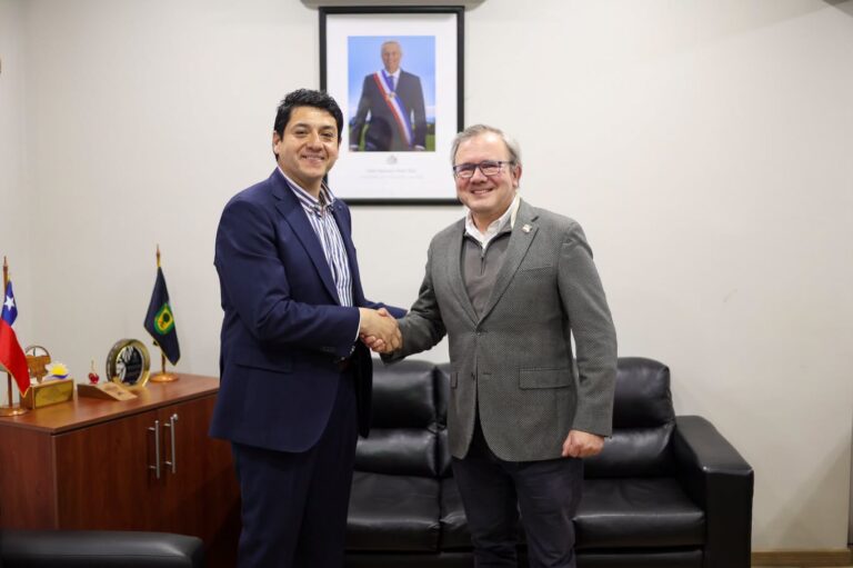 QUILLÓN FORTALECE GESTIONES Y PROYECTOS JUNTO AL SENADOR GUSTAVO SANHUEZA