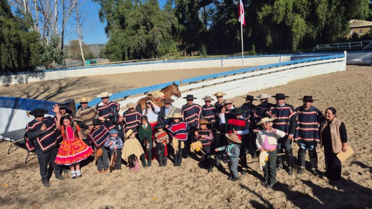 CABALLITOS DE PALO: UNA JORNADA PARA VIVIR Y COMPARTIR NUESTRAS TRADICIONES