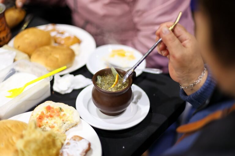 Más de 200 personas mayores participaron en la actividad “Con Mate se Pasa Mejor”
