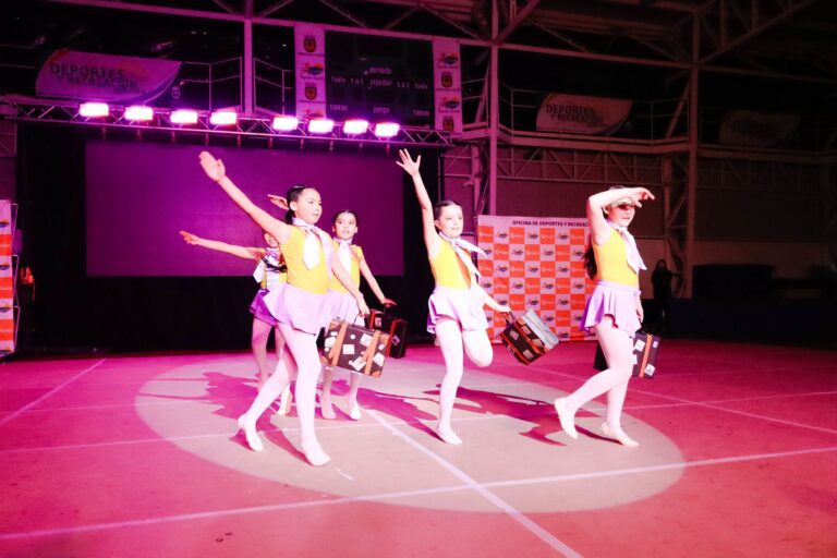 LA DANZA BRILLÓ EN QUILLÓN CON LA EMOTIVA GALA “SUEÑOS EN MOVIMIENTO”
