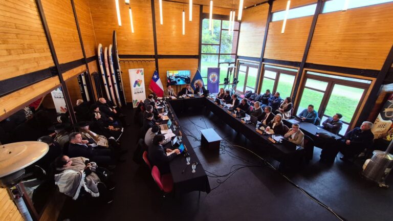 QUILLÓN SE CONSOLIDA COMO SEDE CONTINENTAL DEL CANOTAJE Y PARACANOTAJE TRAS HISTÓRICA SESIÓN DEL CONSEJO REGIONAL