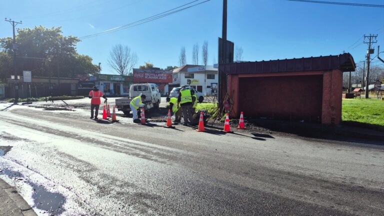 MEJORANDO EL CAMINO A NUEVA ALDEA CON NUEVOS TRABAJOS DE BACHEO