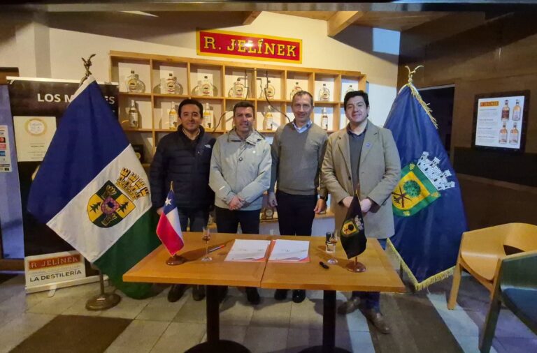 QUILLÓN Y CABRERO FORTALECEN SUS VÍNCULOS CON CONVENIO DE COLABORACIÓN MUTUA