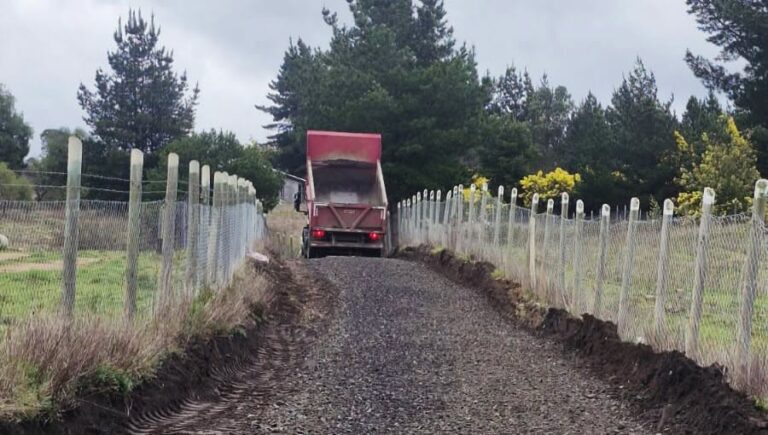 CONTINUAMOS TRABAJANDO EN CAMINOS Y PUNTOS CLAVE TRAS LAS ÚLTIMAS LLUVIAS