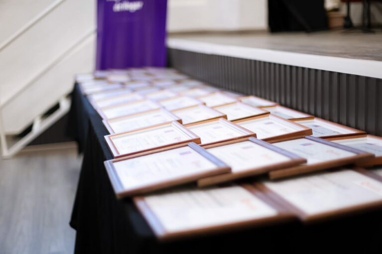 ¡CELEBRAMOS EL EGRESO DE NUESTRAS MUJERES JEFAS DE HOGAR 2025!