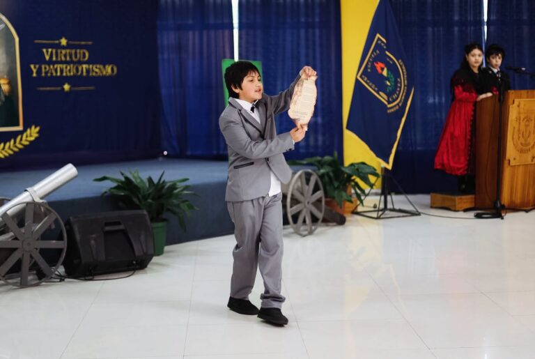 QUILLÓN CONMEMORÓ EL NATALICIO DE BERNARDO O’HIGGINS JUNTO A NUESTRAS COMUNIDADES EDUCATIVAS