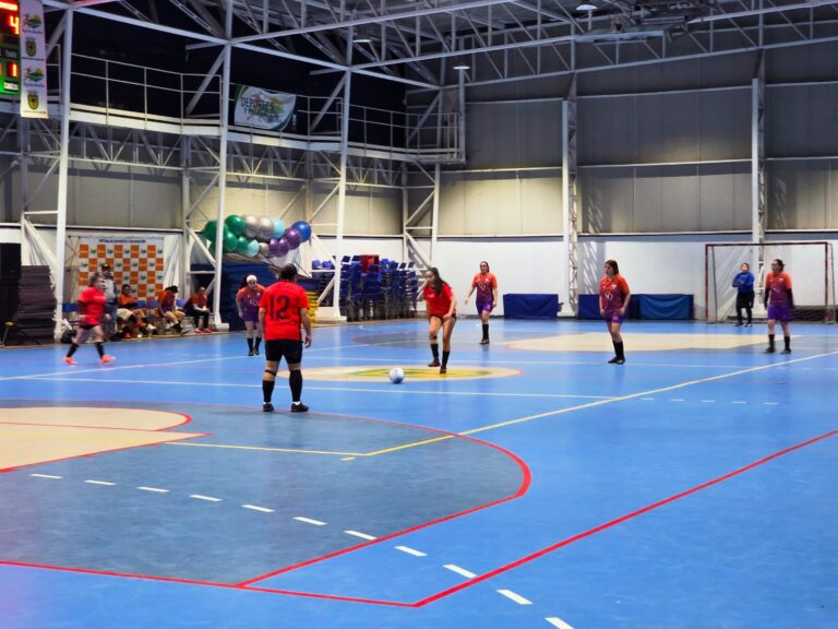 ¡EL FUTSAL FEMENINO SE TOMÓ LA CANCHA!