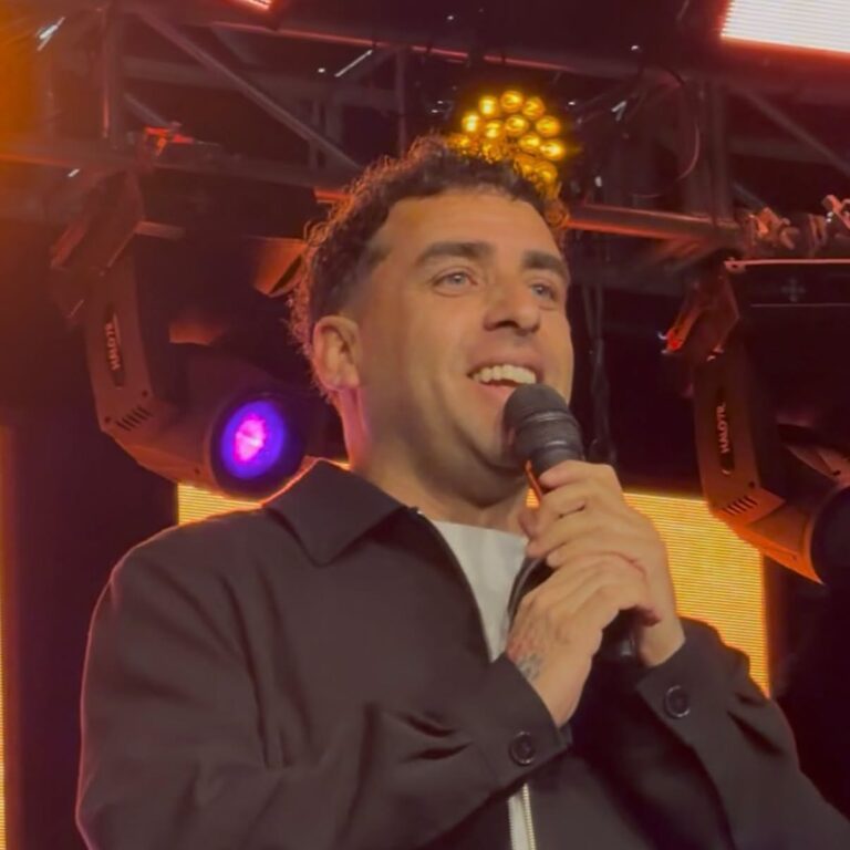 CON BROCHE DE ORO CULMINÓ EN QUILLÓN EL MES DE LA JUVENTUD 2026.