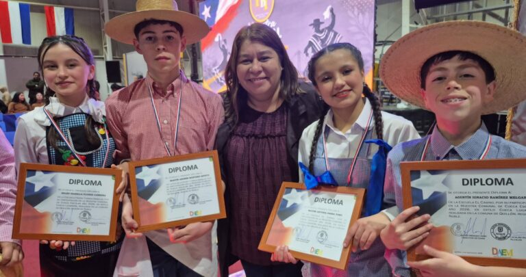 ¡Seis parejas representarán a Quillón en el Campeonato Regional de Cueca Escolar!