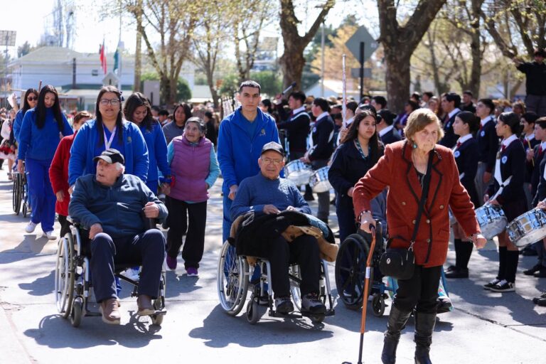 EL DESFILE CONTINÚA CON LA PARTICIPACIÓN DE NUESTRAS ORGANIZACIONES