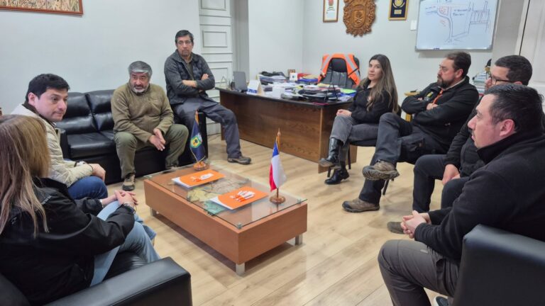 QUILLÓN FORTALECE LA PREVENCIÓN DE INCENDIOS FORESTALES CON CONVENIO DE COLABORACIÓN.
