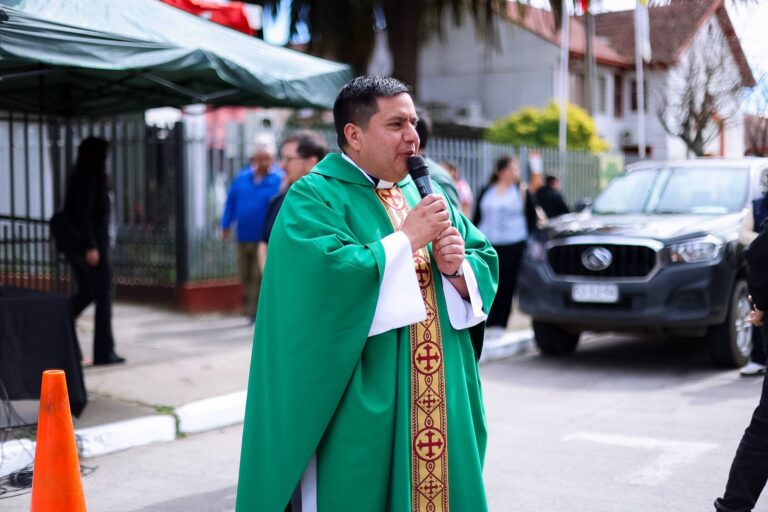 TE DEUM CATÓLICO REUNIÓ A AUTORIDADES Y A LA COMUNIDAD DE QUILLÓN.