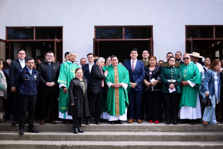 TE DEUM CATÓLICO REUNIÓ A AUTORIDADES Y A LA COMUNIDAD DE QUILLÓN.