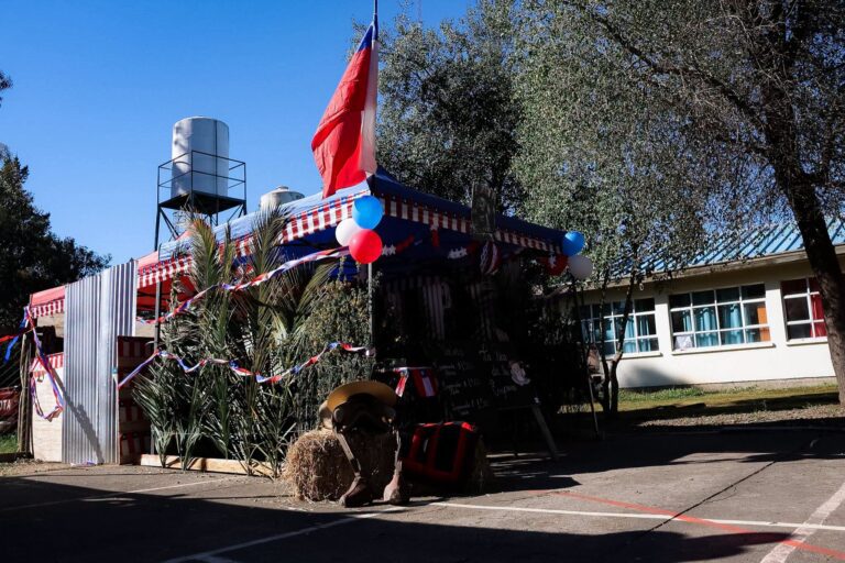ESCUELA PEDRO TORRES SABELLE CELEBRÓ LA FIESTA DE LA CHILENIDAD EN LIUCURA ALTO