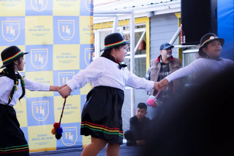 ESCUELA HÉROES DE ITATA VIVIÓ UNA HERMOSA JORNADA FOLCLÓRICA
