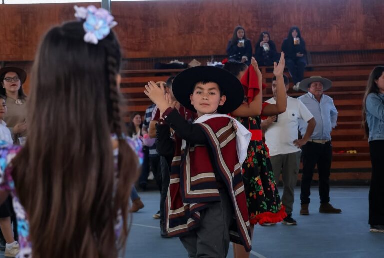 FIESTA DE LA CHILENIDAD SE VIVIÓ CON ALEGRÍA Y TRADICIÓN EN LA ESCUELA EL CASINO