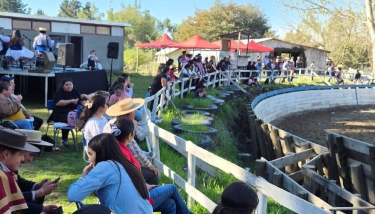 ¡YA COMENZÓ LA FIESTA DE LA CHILENIDAD EN QUILLÓN!