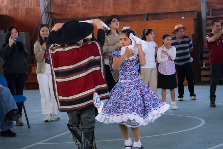 FIESTA DE LA CHILENIDAD SE VIVIÓ CON ALEGRÍA Y TRADICIÓN EN LA ESCUELA EL CASINO
