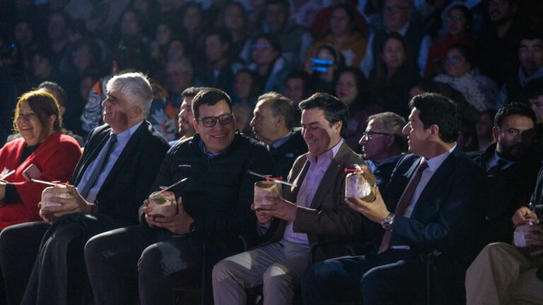 GALA FOLCLÓRICA QUILLÓN 2026 REUNIÓ A LAS ESCUELAS MUNICIPALES EN UNA GRAN FIESTA DE LA CULTURA Y LAS TRADICIONES