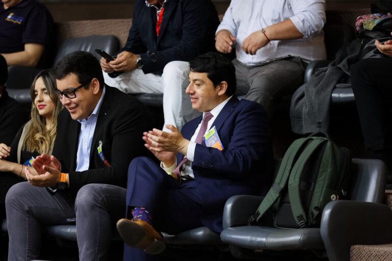 El alcalde acompañó al gobernador regional Óscar Crisóstomo en la Cuarta Subcomisión Mixta de Presupuestos del Congreso.